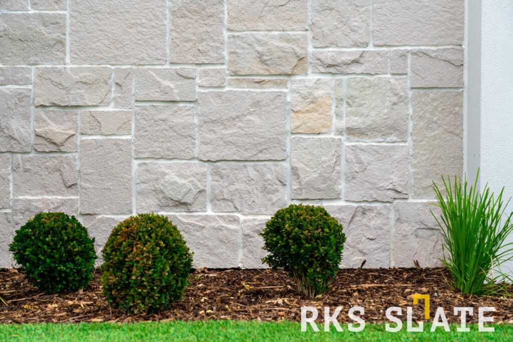 Облицовочный камень песчаник RKS SLATE White Sandstone Castle.jpeg